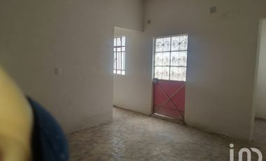 SE RENTA BODEGA CON OFICINA CERCA DE AEROPUERTO