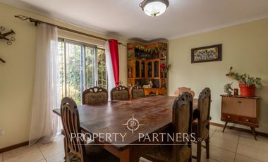 Casa con gran terreno en calle cerrada entre Quilin y Macul