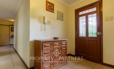 Casa con gran terreno en calle cerrada entre Quilin y Macul