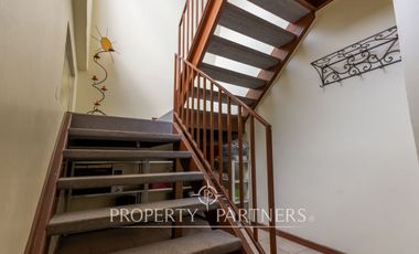 Casa con gran terreno en calle cerrada entre Quilin y Macul