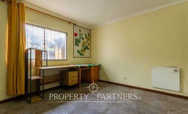 Casa con gran terreno en calle cerrada entre Quilin y Macul