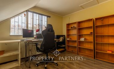 Casa con gran terreno en calle cerrada entre Quilin y Macul