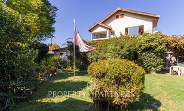 Casa con gran terreno en calle cerrada entre Quilin y Macul