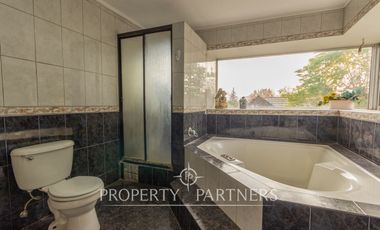 Casa con gran terreno en calle cerrada entre Quilin y Macul