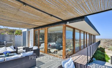 Casa de Ensueño con Vista Despejada al Mar en Exclusivo Condominio Agua Dulce, Huentelauquén
