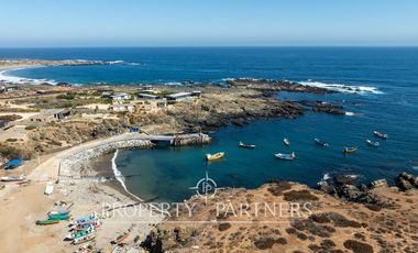 Casa de Ensueño con Vista Despejada al Mar en Exclusivo Condominio Agua Dulce, Huentelauquén