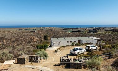 Casa de Ensueño con Vista Despejada al Mar en Exclusivo Condominio Agua Dulce, Huentelauquén