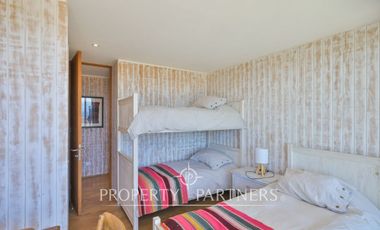 Casa de Ensueño con Vista Despejada al Mar en Exclusivo Condominio Agua Dulce, Huentelauquén