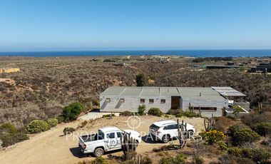Casa de Ensueño con Vista Despejada al Mar en Exclusivo Condominio Agua Dulce, Huentelauquén