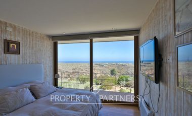 Casa de Ensueño con Vista Despejada al Mar en Exclusivo Condominio Agua Dulce, Huentelauquén