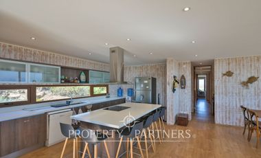 Casa de Ensueño con Vista Despejada al Mar en Exclusivo Condominio Agua Dulce, Huentelauquén