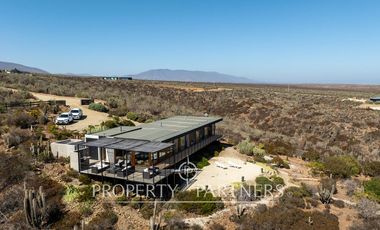 Casa de Ensueño con Vista Despejada al Mar en Exclusivo Condominio Agua Dulce, Huentelauquén