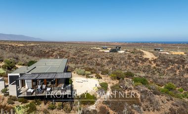 Casa de Ensueño con Vista Despejada al Mar en Exclusivo Condominio Agua Dulce, Huentelauquén