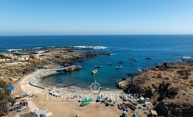 Casa de Ensueño con Vista Despejada al Mar en Exclusivo Condominio Agua Dulce, Huentelauquén