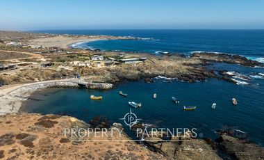 Casa de Ensueño con Vista Despejada al Mar en Exclusivo Condominio Agua Dulce, Huentelauquén