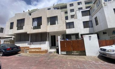 Casa amplia en venta, centro de la cuidad