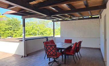 Residencia en Renta en Esmeralda Norte
