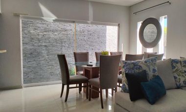 Residencia en Renta en Esmeralda Norte