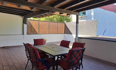Residencia en Renta en Esmeralda Norte