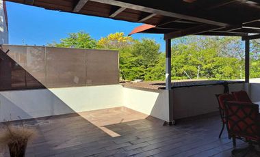 Residencia en Renta en Esmeralda Norte