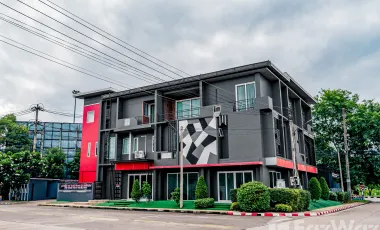 4 Bedroom House for sale at World Club Land