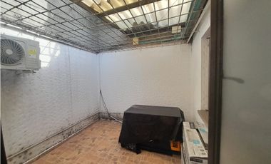 SE     VENDE    CASA EN MARAYA