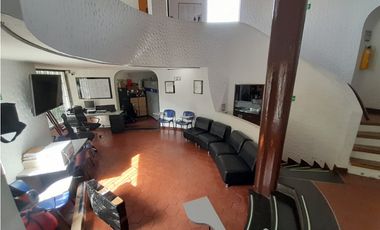 SE     VENDE    CASA EN MARAYA