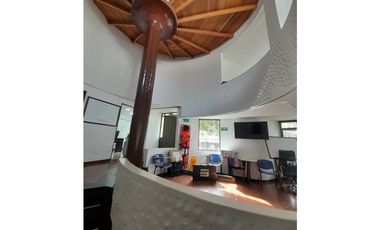 SE     VENDE    CASA EN MARAYA