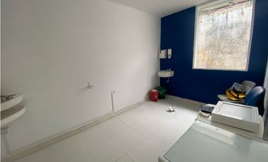 SE ARRIENDA LOCAL DE ESQUINA EN AV. DE LOS ESTUDIANTES, SANTA MARTA