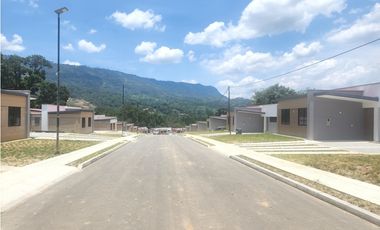 SE ARRIENDA CASA CAMPESTRE  PIEDECUESTA