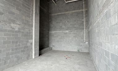 Renta local en plaza a pie de Av. Manuel Ordoñez, Lechugal, Santa Catarina