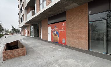 Renta local en plaza a pie de Av. Manuel Ordoñez, Lechugal, Santa Catarina