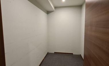 Oficina en renta o venta en Plaza Antigua I