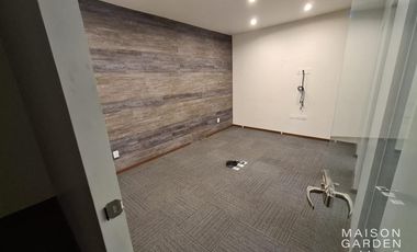 Oficina en renta o venta en Plaza Antigua I