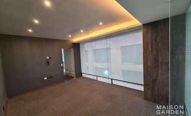 Oficina en renta o venta en Plaza Antigua I