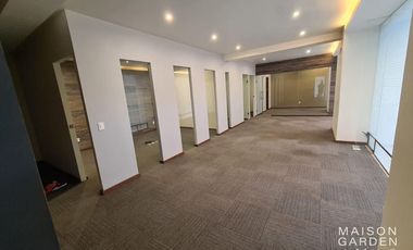 Oficina en renta o venta en Plaza Antigua I