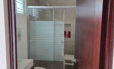 Casa en venta  de 1 piso en lomas residencial