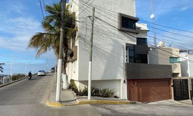 SE VENDE CASA EN BOCA DEL RIO
