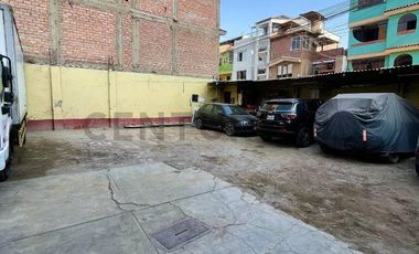 ¡Oportunidad Única de Inversión! Terreno en Esquina en San Juan de Miraflores!
