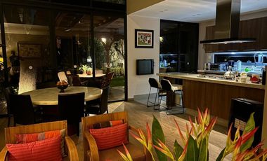 Casa en Condominio en las Águilas con terraza