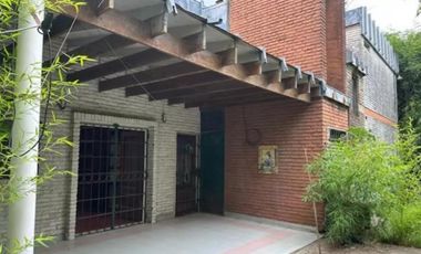 Oportunidad! Preciosa Casa a Refaccionar en Maschwitz, Arroyo al 1600