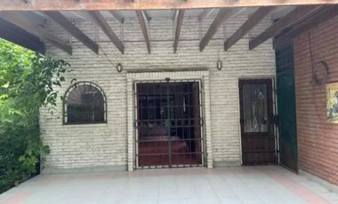 Oportunidad! Preciosa Casa a Refaccionar en Maschwitz, Arroyo al 1600