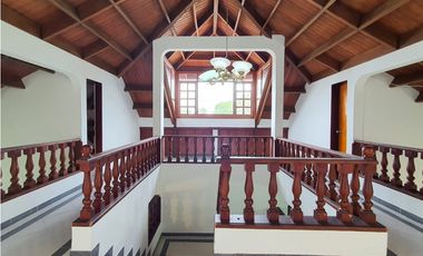 Se vende hermosa Casa amplia excelente sector