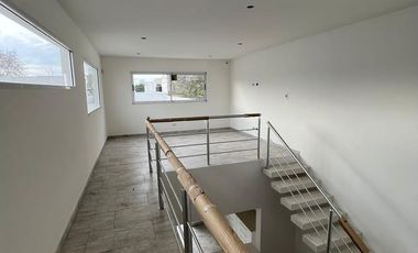 Casa moderna a estrenar - 3 habitaciones - Parque libre