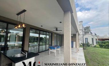 Casa en venta, 10 ambientes. Terralagos, Canning.