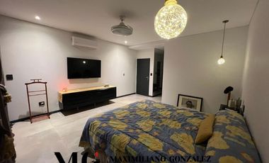 Casa en venta, 10 ambientes. Terralagos, Canning.