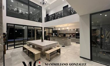 Casa en venta, 10 ambientes. Terralagos, Canning.