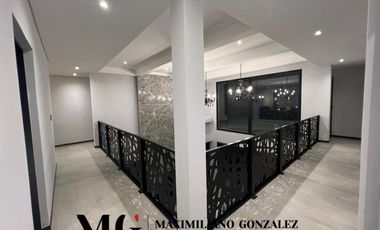 Casa en venta, 10 ambientes. Terralagos, Canning.