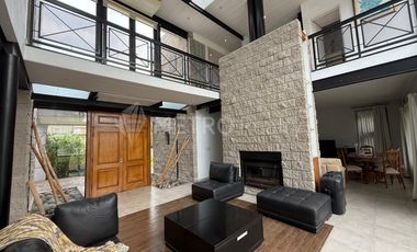 Casa 6 ambientes a la laguna en Venta, El Lauquen Canning