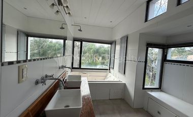 Casa 6 ambientes a la laguna en Venta, El Lauquen Canning